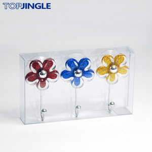 Juego de ganchos de ropa de metal con diseño de flores con succión para baño para hoteles - Product Image 1