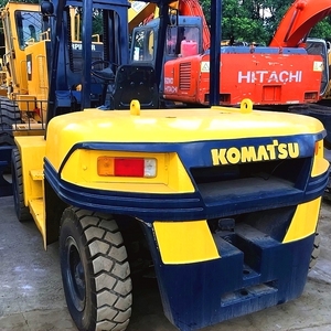 รถยก FD100 Komatsu มือสองสภาพดี - Product Image 1