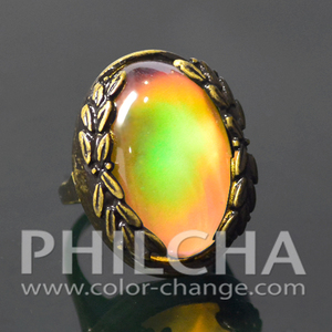 Anillo de piedra de humor ovalada con corona de laurel en color bronce antiguo - Product Image 3