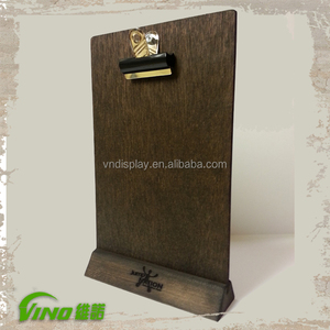 Presse-papiers en bois portable et écologique pour support de signalisation de table lors d'événements ou d'expositions – Outil de narration fonctionnel et élégant - Product Image 3