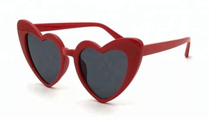 Nuovi occhiali da sole Love moda moda donna 2024 a forma di cuore - Product Image 5