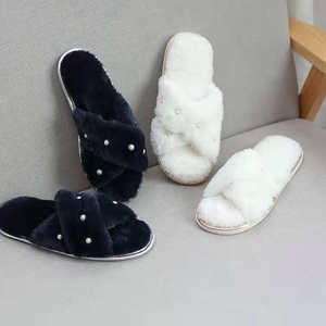 Sandali Personalizzati <span class=keywords><strong>con</strong></span> Logo, Cinturini Incrociati, Pelliccia, Scarpe Economiche all'Ingrosso per Donne, Ciabatte Piatte da Donna <span class=keywords><strong>con</strong></span> Decorazione di Perle - Product Image 4