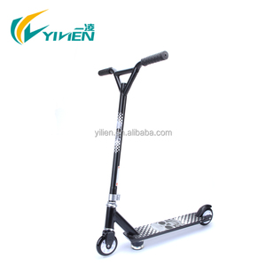 Scooter <span class=keywords><strong>Freestyle</strong></span> Trick débutant pour enfants de <span class=keywords><strong>8</strong></span> <span class=keywords><strong>ans</strong></span> et plus, adolescents et adultes Qualité Pro Kick Stunt Scooter - Product Image 1