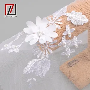 2019การออกแบบใหม่ราคาถูกชุด3d ดอกไม้ลูกไม้สีขาวงานแต่งงานมุกเย็บปักถักร้อยผ้าลูกไม้