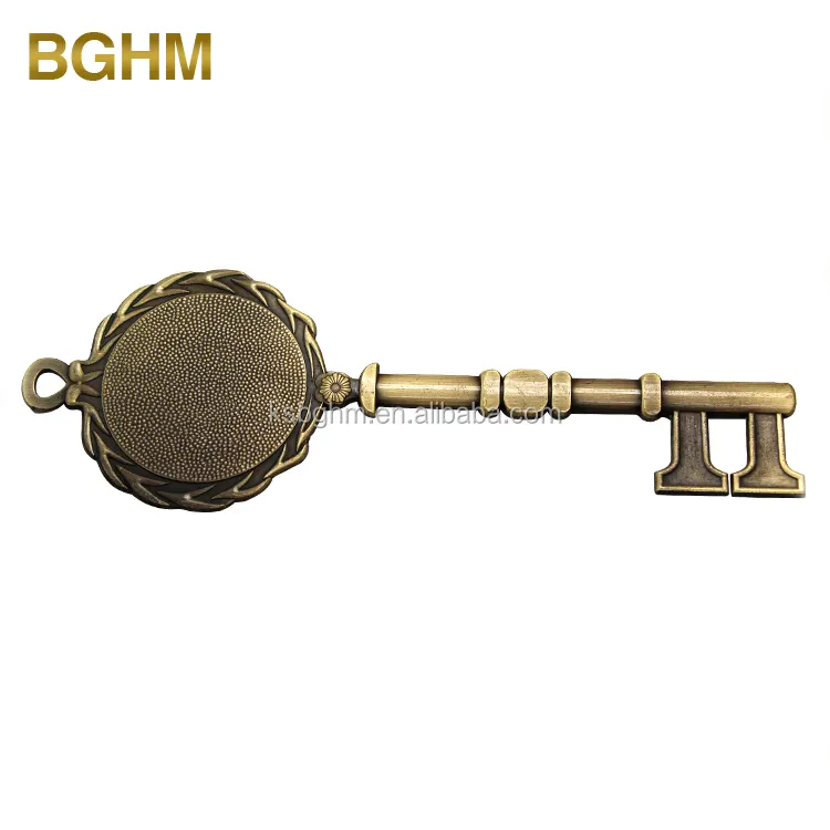 Customized Zinc Alloy Antique Bronze Key Chains ,Antique Bronze Key Souvenir Lapel Pin