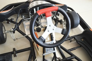 Kart à pédales à essence de haute qualité 6,5 ch 200 cm³ avec pare-chocs de sécurité à vendre - Product Image 4