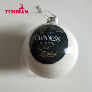 Wholesale Decorative Hanging Customized <span class=keywords><strong>Christmas</strong></span> Tree 8cm White <span class=keywords><strong>Glass</strong></span> Ornaments Ball <span class=keywords><strong>Bauble</strong></span> mit Printed Logo For Holiday Gift