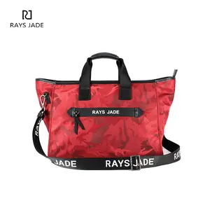 Aangepaste Mode Grote Capaciteit Rode Camouflage Waterdichte Weekender Tas Nylon Sport Gym Draagtassen Duffle Bagage Reistas