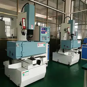 D7135 ธรรมดา EDM จมตาย Ram Die Sinker CNC EDM ตัด Rebuilt จีนแม่พิมพ์ EDM เครื่อง