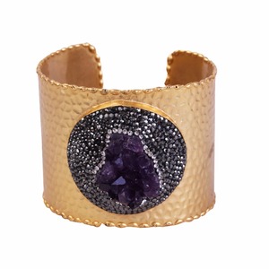 Brazalete de Piel de <span class=keywords><strong>Raya</strong></span> Genuina Amarilla con Perlas de <span class=keywords><strong>Agua</strong></span> <span class=keywords><strong>Dulce</strong></span>, Diseño de Brazalete de Oro con Incrustaciones de Perlas - Product Image 4