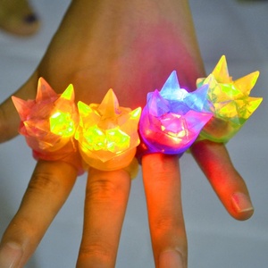 Lampu LED untuk acara Halloween, cincin jari LED, lampu Spike Bintang karet - Product Image 2