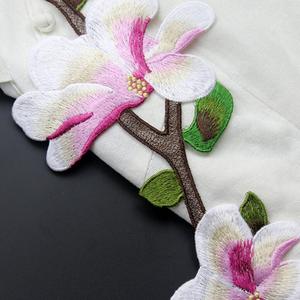 Magnolia rossa Del Merletto Del Ricamo Applique Patch di Tessuto di Pizzo A <span class=keywords><strong>Motivi</strong></span> In Rilievo Abiti Decorati per le Imbarcazioni Da Cucire - Product Image 3