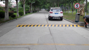Nuovo prodotto ferro Tyer Killer velocità gobba barriera di parcheggio barriera in cemento barriera di trazione