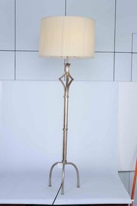 Chinese Wholesale Contemporary White Fabric Shade Metal Frame <strong>Tripod</strong> <strong>Floor</strong> <strong>Lamp</strong> for Home Hotel Decoration - Product Image 3