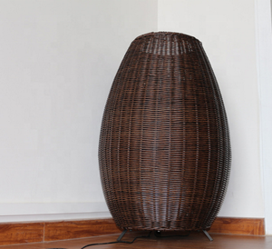 Lámpara de escritorio halógena de arco de Bola negra de lujo, pantallas de mimbre naturales para jardín, luz led de pie de suelo de bambú para exteriores - Product Image 2