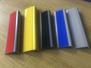 Di gomma per Scale anti <span class=keywords><strong>skid</strong></span> pavimento scale pedate antiscivolo in vinile pvc a forma di L <span class=keywords><strong>Stair</strong></span> passo bordo trim - Product Image 3