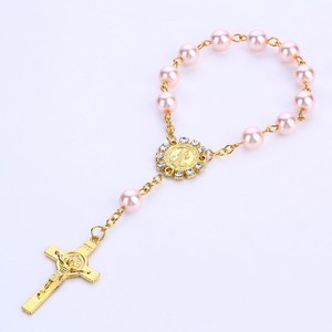 Braccialetti di <span class=keywords><strong>perle</strong></span> di vetro alla moda <span class=keywords><strong>rosa</strong></span> chiaro <span class=keywords><strong>perle</strong></span> di preghiera Mini rosario, braccialetto religioso disponibile - Product Image 1