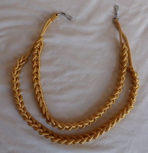 Uniforme Ceremonial y Accesorios, Tambor Lateral, Cordón Dorado para Corneta, Cuerdas de Arrastre - Product Image 1
