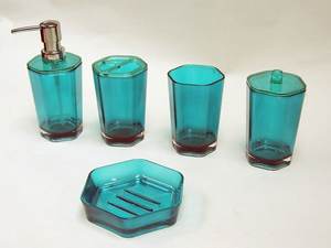 Accessoires de salle de bain en acrylique translucide de forme hexagonale - Product Image 2