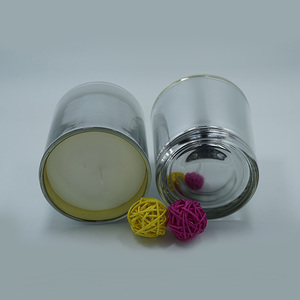 Bougie parfumée en cire de soja pure biologique, parfum d'intérieur raffiné, cadeau dans un bocal en verre de couleur argentée - Product Image 5