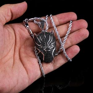 Bijoux Hip Hop KRKC&CO pour les fans de <span class=keywords><strong>figurines</strong></span> Marvel, pendentif Black Panther serti de zircon, pendentif de dessin animé, pendentif en zircon - Product Image 3
