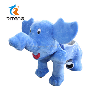 Enfants tour sur animaux piles animaux enfants montent pour parc d'attractions - Product Image 3