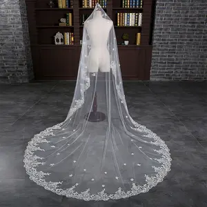 2017 صور حقيقية جديد طبقة واحدة الدانتيل في الجزء السفلي طرحة زفاف جميلة طويل الزفاف الحجاب