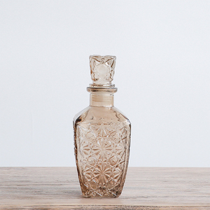 Botellas <span class=keywords><strong>de</strong></span> licor <span class=keywords><strong>de</strong></span> vidrio blanco <span class=keywords><strong>de</strong></span> alto grado <span class=keywords><strong>de</strong></span> 800ml Botella <span class=keywords><strong>de</strong></span> vidrio <span class=keywords><strong>de</strong></span> <span class=keywords><strong>vodka</strong></span> <span class=keywords><strong>de</strong></span> 750ml - Product Image 1