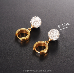 Importa gioielli dalla cina <span class=keywords><strong>orecchini</strong></span> <span class=keywords><strong>pendenti</strong></span> in oro alla moda con Design a sfera di cristallo <span class=keywords><strong>orecchini</strong></span> a goccia lunghi con Pom Pom - Product Image 4