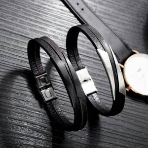 سوار رجالي يدوي الصنع من marlari, سوار رجالي من الإستانلس ستيل بتصميم بسيط مصنوع يدويًا من الإستانلس ستيل - Product Image 3