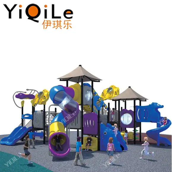 نماذج ملاعب رقمية للأطفال, قلعة لعب للأطفال في الهواء الطلق مع سياج