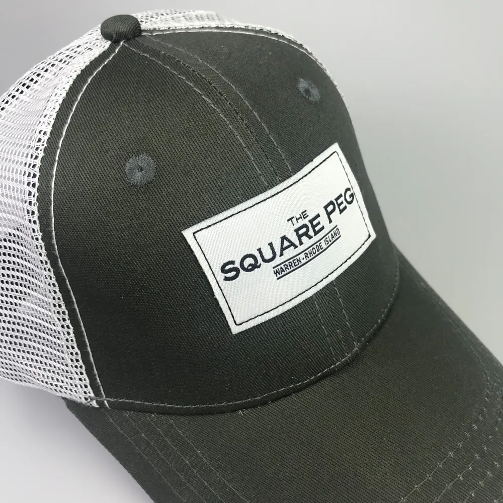 Großhandel hochwertige benutzer definierte gestickte Patch Logo Trucker Caps Trucker Hüte