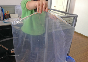 Máquina para Fabricar Bolsas de Plástico Transparentes de LDPE para Lavandería y Tintorería en Rollo - Product Image 2