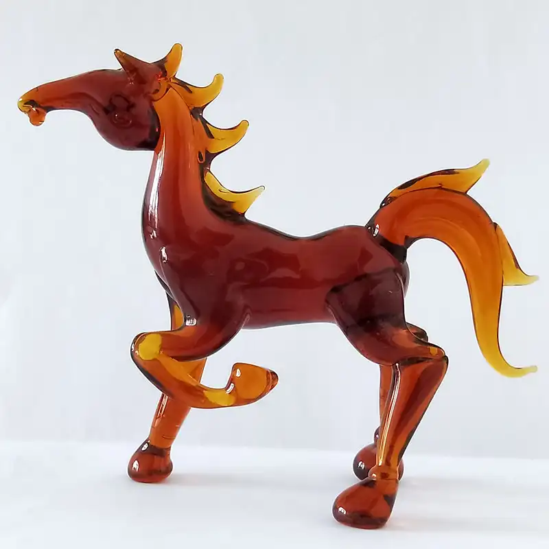 De verre au chalumeau faites à la main cheval figurines