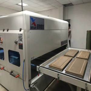 Machine automatique de laminage <span class=keywords><strong>à</strong></span> chaud sous vide pour portes en bois <span class=keywords><strong>avec</strong></span> film PVC et une palette - Product Image 4