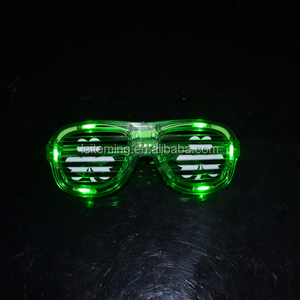 聖パトリックの日のお祭り用シャムロック点滅LEDシャッターグラス - Product Image 4