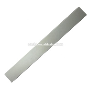 Righello in Metallo di Qualità con Logo Personalizzato, Righello Dritto in Alluminio da 20cm per Studenti, Materiale Scolastico - Product Image 2