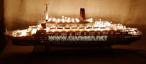 Queen Elizabeth 2 Modèle de bateau de croisière en bois Ocean Liner avec lumières Autres véhicules jouets Gia Nhien 5-7 ans - Product Image 3