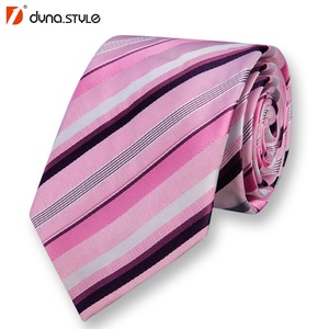 Corbata de Poliéster Rosa Clásica y Elegante para Hombre, Fabricada en China - Product Image 3