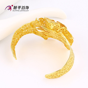 <span class=keywords><strong>Bracciale</strong></span> Aperto Placcato <span class=keywords><strong>Oro</strong></span> <span class=keywords><strong>24k</strong></span> con Design a Rosa di Xuping per Donne - Product Image 6