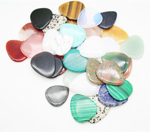 2019 Yiwu En stock Vente en gros Médiators de guitare en pierre précieuse blanche Accessoires de guitare à vendre avec faible MOQ - Product Image 2