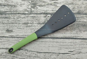 Pala <span class=keywords><strong>de</strong></span> Moda triangular <span class=keywords><strong>de</strong></span> cocina utensilios <span class=keywords><strong>de</strong></span> cocina pala alimentos ranurado - Product Image 5