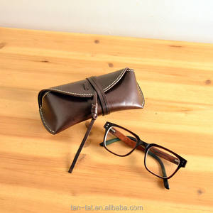 Lunettes de Soleil En Cuir véritable Pochette Titulaire - Product Image 3