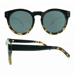 2019 gafas <span class=keywords><strong>de</strong></span> sol personalizadas tac <span class=keywords><strong>lentes</strong></span> polarizadas gafas <span class=keywords><strong>de</strong></span> sol bajo <span class=keywords><strong>precio</strong></span> popular estilo <span class=keywords><strong>de</strong></span> gafas <span class=keywords><strong>de</strong></span> sol - Product Image 1