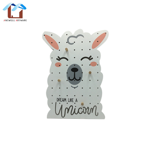 Bon marché en <span class=keywords><strong>bois</strong></span> <span class=keywords><strong>naturel</strong></span> enfants mignon de bande dessinée suspendus décoration inachevé en <span class=keywords><strong>bois</strong></span> pour enfants jouet - Product Image 1