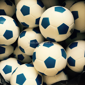 Chine sport jouet boules enfants 6 pouce pu mousse <span class=keywords><strong>anti</strong></span> <span class=keywords><strong>stress</strong></span> petit <span class=keywords><strong>ballon</strong></span> de football balle <span class=keywords><strong>anti</strong></span>-<span class=keywords><strong>stress</strong></span> - Product Image 1