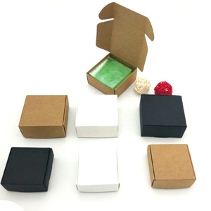 Venta al <span class=keywords><strong>por</strong></span> mayor en caliente estampado de logotipo personalizado plegable pequeña blanco reciclado kraft negro caja de cartón corrugado caja de correo de papel mailer caja de envío - Product Image 1