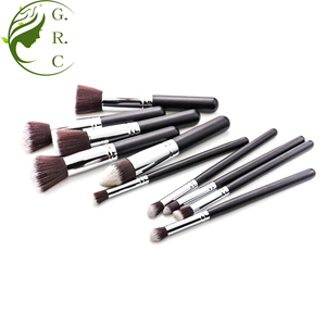 2018 <span class=keywords><strong>Amazon</strong></span> Chaude Vente 10 pcs Kabuki Brush Set Avec Logo Personnalisé - Product Image 2