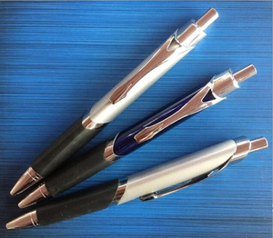Nuova penna a <span class=keywords><strong>triangolo</strong></span> in metallo con clic promozionale del barile triangolare - Product Image 1