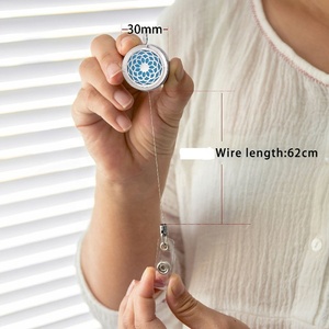30mm diffusore medaglione ciondolo retrattile Badge Reel <span class=keywords><strong>infermiera</strong></span> ID nome porta Badge Clip studente <span class=keywords><strong>infermiera</strong></span> porta Badge <span class=keywords><strong>regalo</strong></span> - Product Image 2